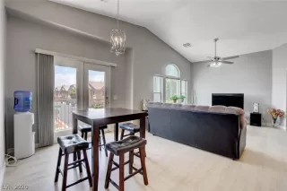 Photo #5: 2208158 Listing