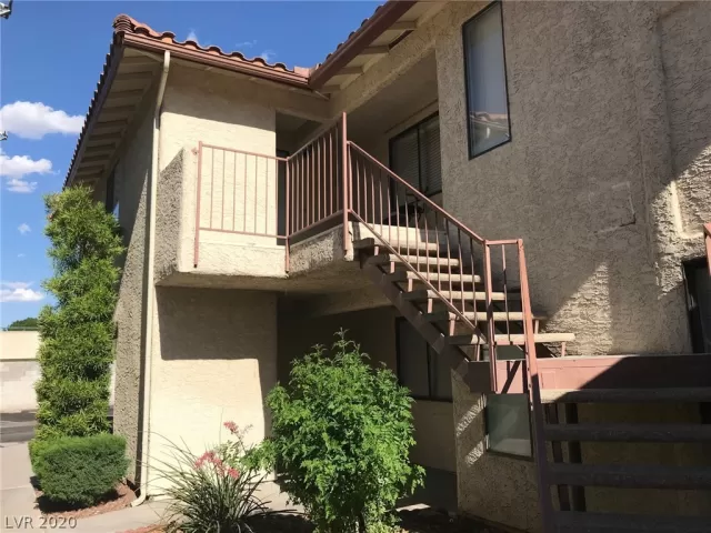 MLS: 2208191 Condo For Sale