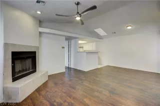 Photo #6: 2208208 Listing 