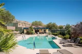 Photo #3: 2208215 Listing 