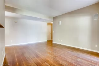 Photo #4: 2208246 Listing