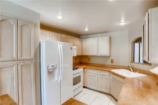 Photo #6: 2208246 Listing