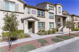 Photo #2: 2208336 Listing