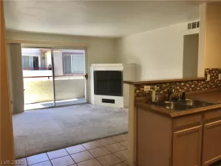 Photo #6: 2208345 Listing 