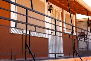 Photo #2: 2208374 Listing 