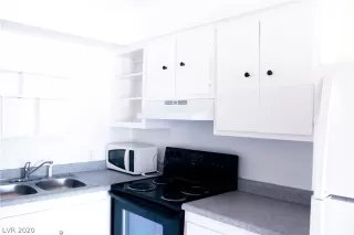 Photo #4: 2208374 Listing 