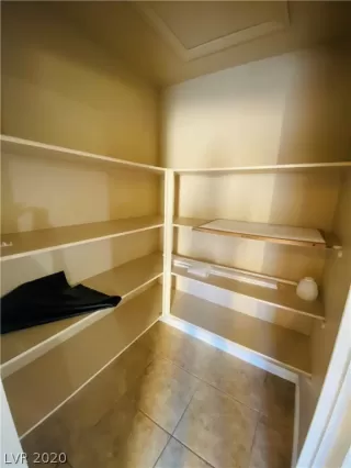 Photo #5: 2208421 Listing