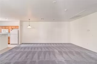 Photo #3: 2208489 Listing 