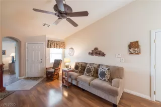 Photo #4: 2208585 Listing 