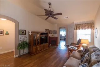 Photo #5: 2208585 Listing 