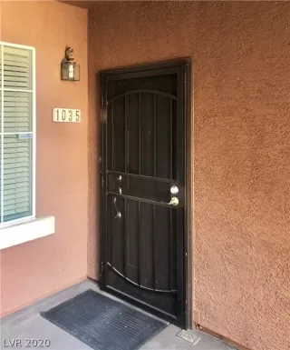 Photo #1: 2208601 Listing