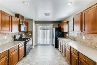 Photo #4: 2208628 Listing