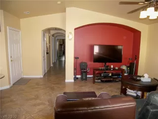 Photo #4: 2208640 Listing 