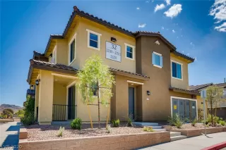 Photo #1: 2208641 Listing