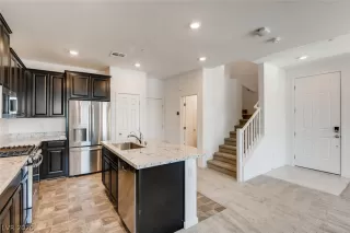 Photo #6: 2208641 Listing