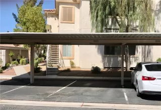 Photo #3: 2208731 Listing