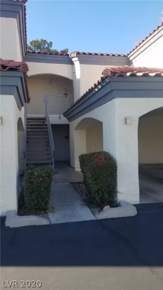 Photo #1: 2208758 Listing