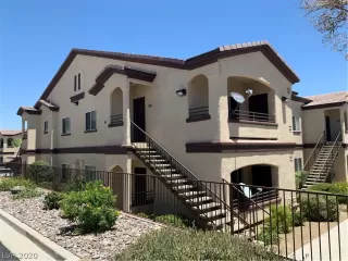 Photo #2: 2208762 Listing 