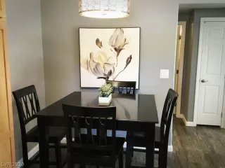 Photo #5: 2208762 Listing 