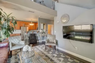 Photo #6: 2208772 Listing 