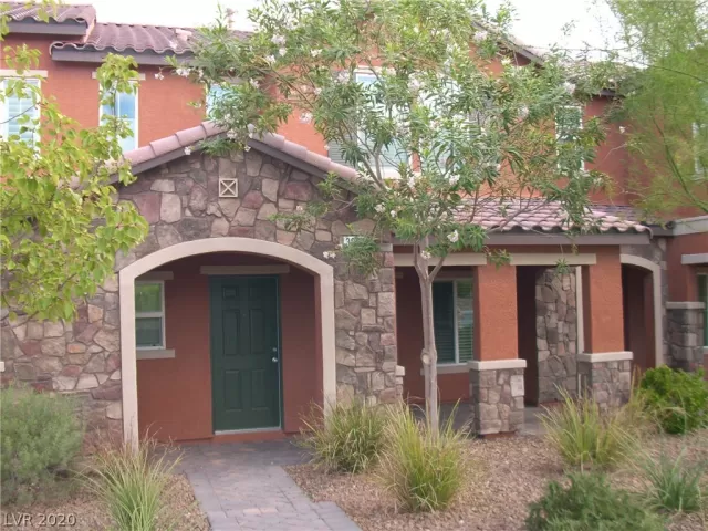 MLS: 2208790 Condo For Sale