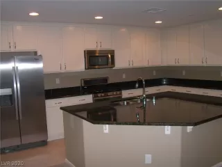 Photo #3: 2208790 Listing 