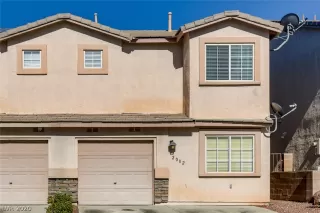 Photo #1: 2208816 Listing