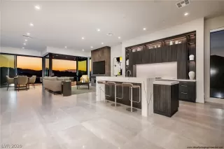 Photo #2: 2208833 Listing