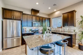 Photo #4: 2208838 Listing 