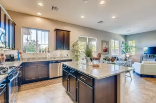 Photo #5: 2208838 Listing 