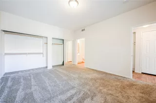 Photo #3: 2208839 Listing