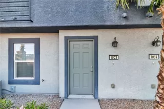 Photo #1: 2208863 Listing