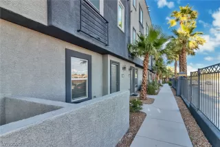 Photo #2: 2208863 Listing