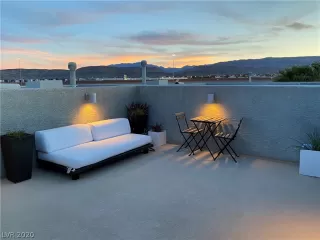 Photo #3: 2208863 Listing