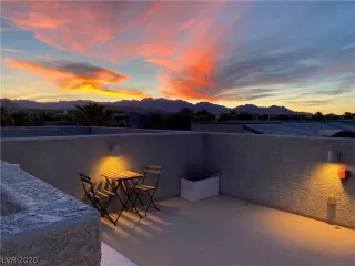 Photo #4: 2208863 Listing