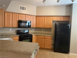 Photo #2: 2208881 Listing 