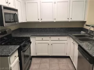 Photo #4: 2208928 Listing