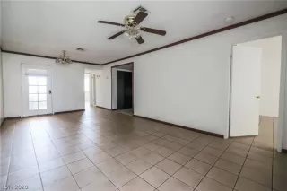 Photo #1: 2208946 Listing