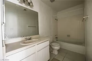 Photo #4: 2208946 Listing