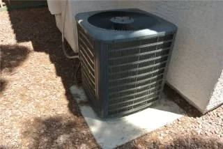 Photo #5: 2208949 Listing 