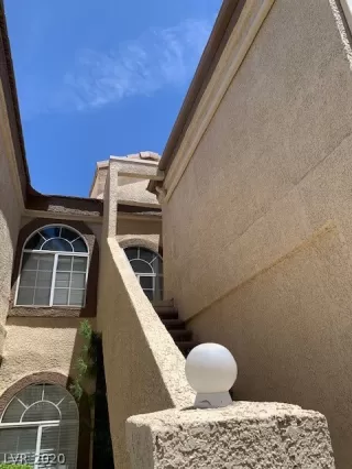 Photo #2: 2208997 Listing 