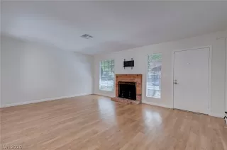 Photo #3: 2209077 Listing 