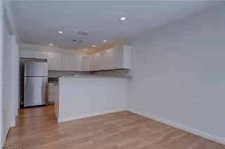 Photo #6: 2209077 Listing 