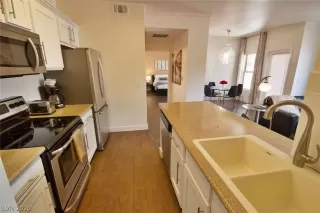 Photo #6: 2209112 Listing