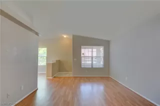 Photo #5: 2209134 Listing