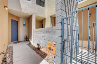 Photo #3: 2209152 Listing 