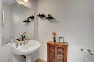 Photo #5: 2209152 Listing 