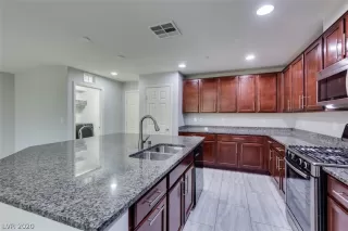 Photo #1: 2209157 Listing