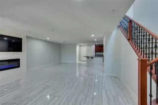 Photo #4: 2209157 Listing