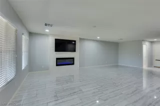 Photo #5: 2209157 Listing